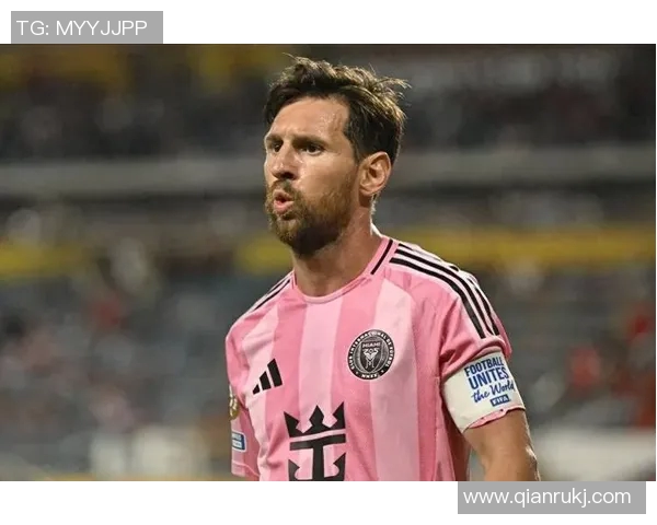 足球传奇退役后渐显老态 身体状况变化引发球迷热议 足球传奇退役后渐显老态 身体状况变化引发球迷热议