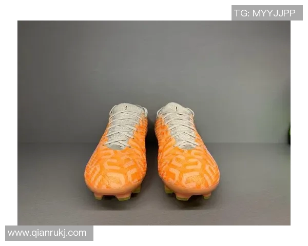 三文鱼足球鞋助力球星闪耀赛场创新设计引领运动潮流